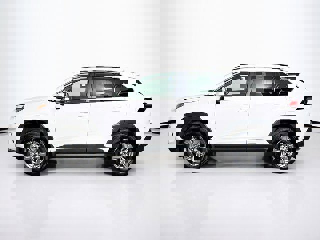 Used 2025 Toyota RAV4 XLE w/ Convenience Package image 8