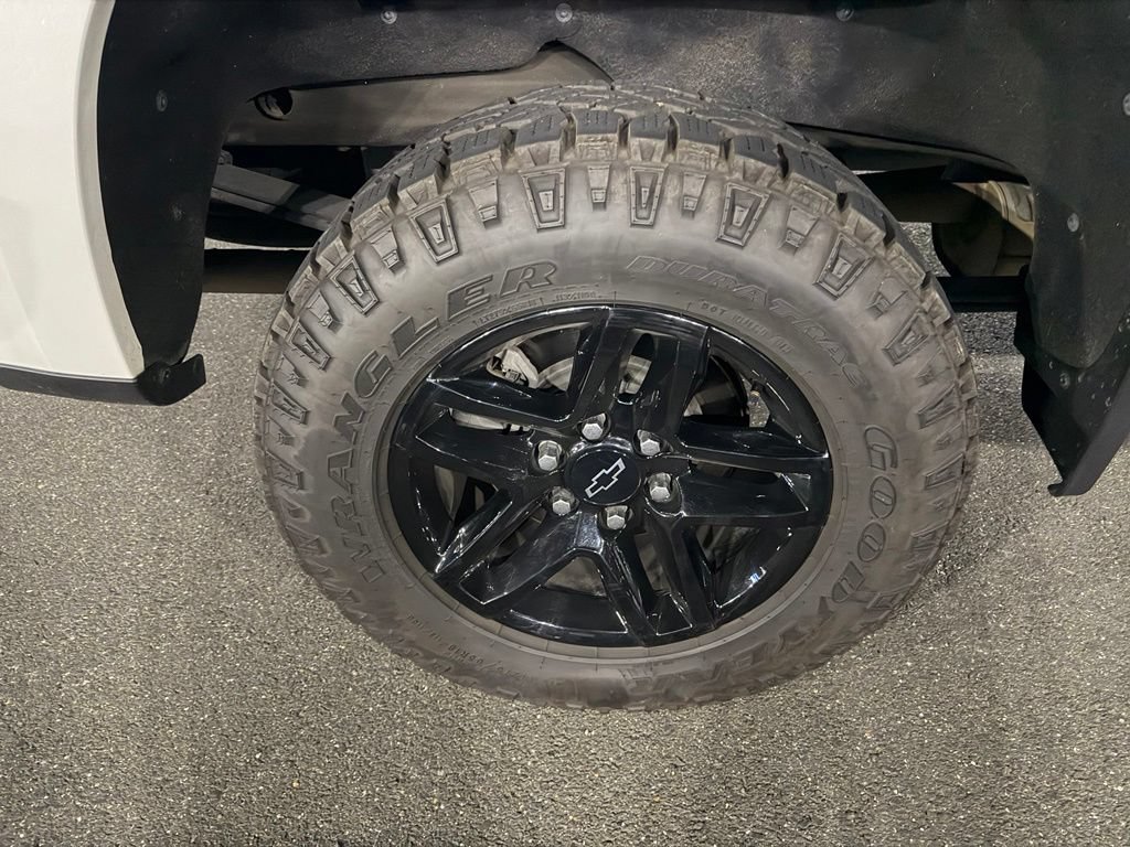 Used 2021 Chevrolet Silverado 1500 LT Trail Boss w/ Convenience Package II AWD/4WD image 9