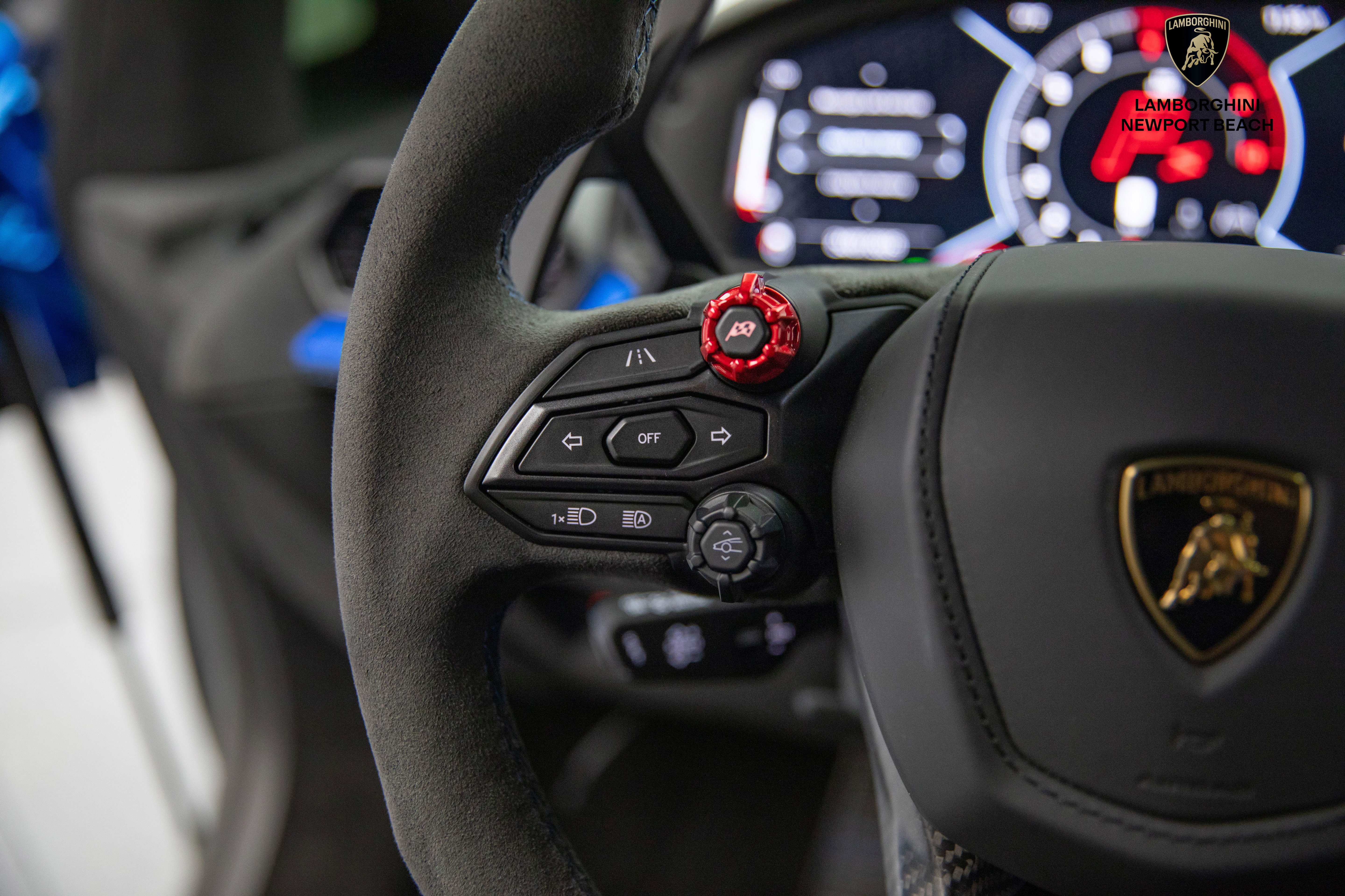 Used 2024 Lamborghini Revuelto image 43
