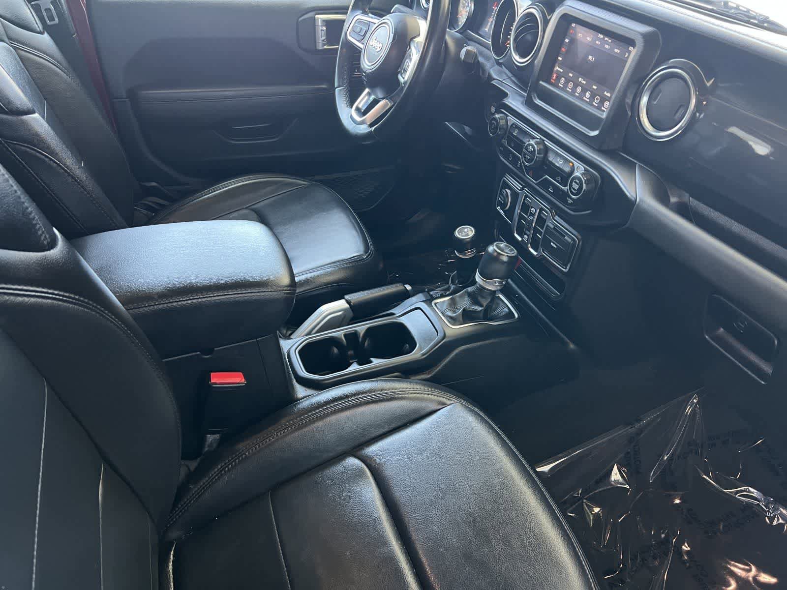 Used 2021 Jeep Wrangler Unlimited Sahara AWD/4WD image 16