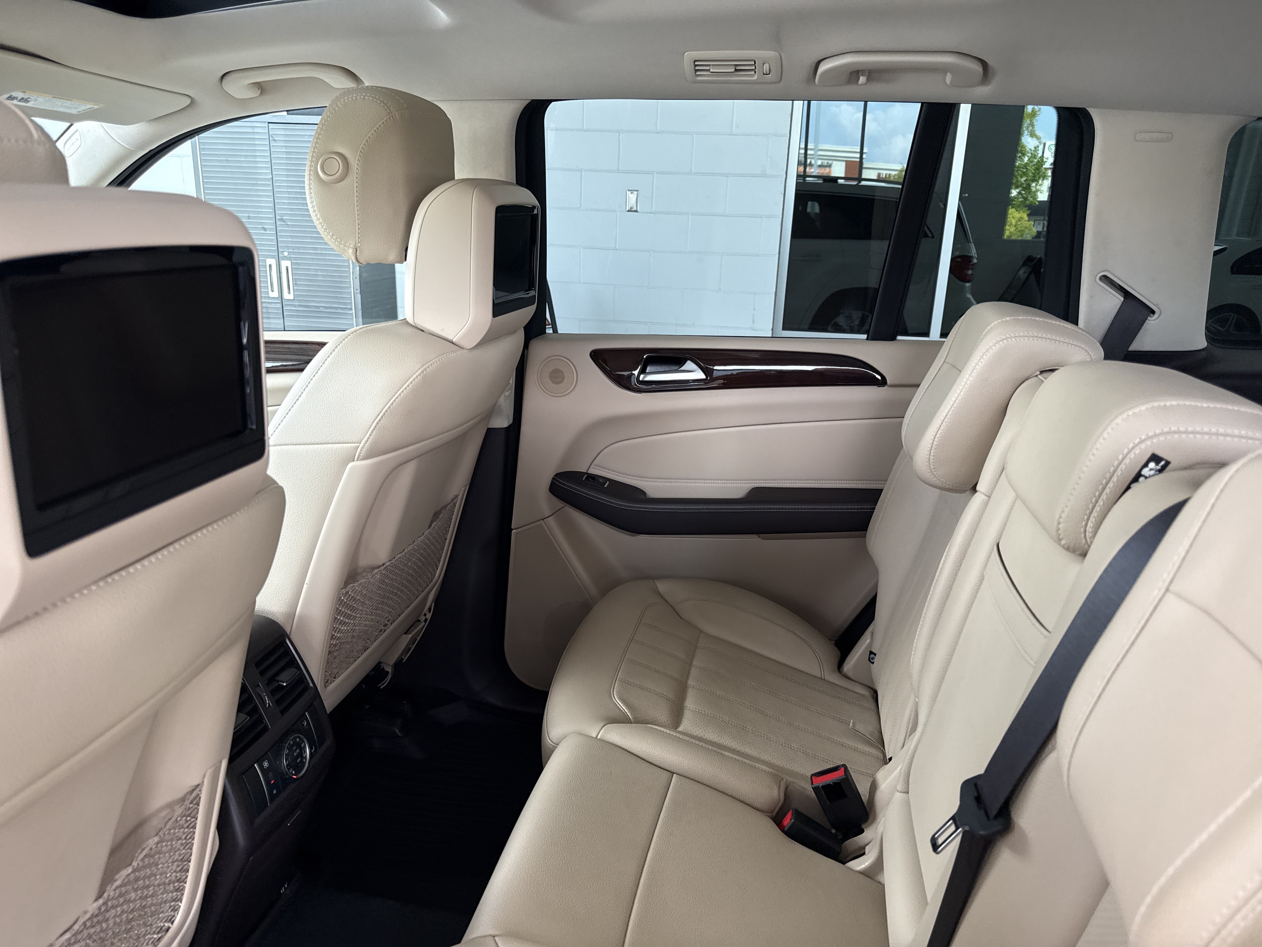 Used 2019 Mercedes-Benz GLS 450 4MATIC image 28