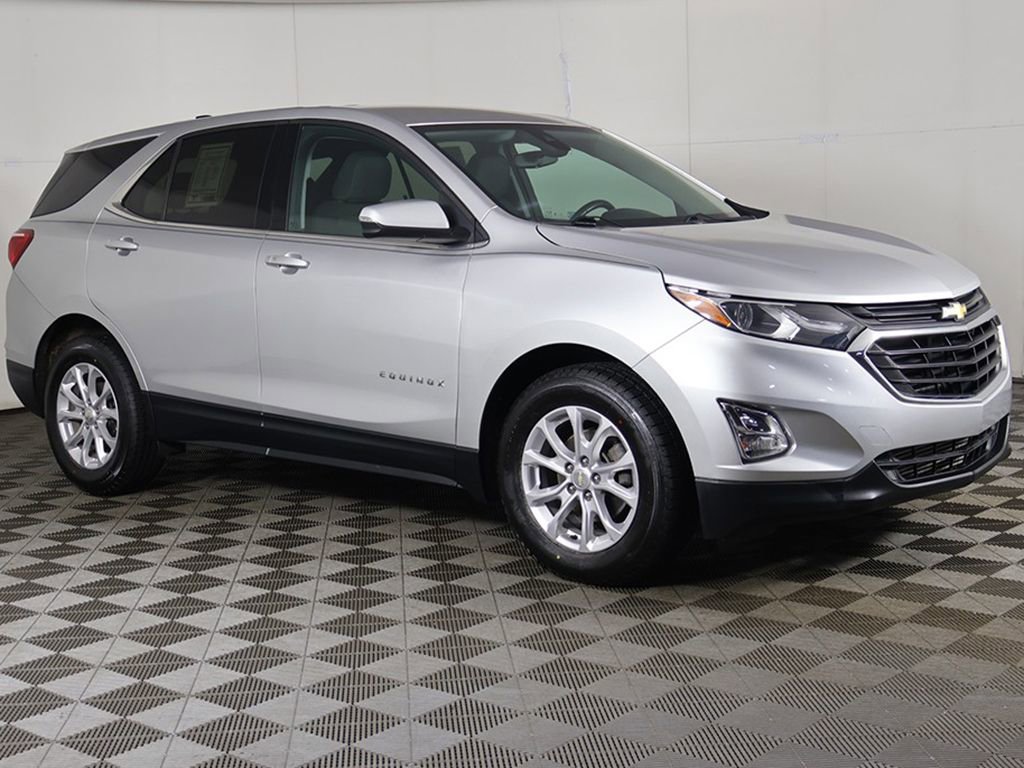 Used 2019 Chevrolet Equinox LT w/ Driver Convenience Package FWD image 2