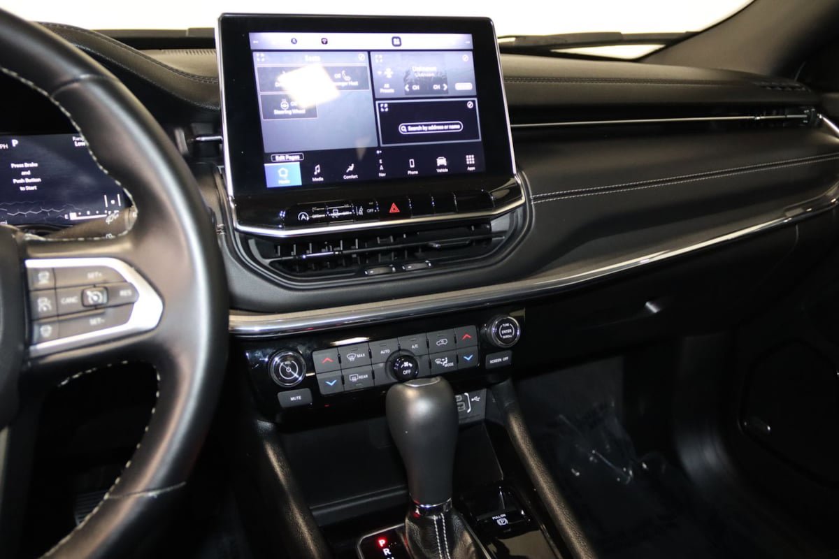 Used 2022 Jeep Compass High Altitude AWD/4WD image 43