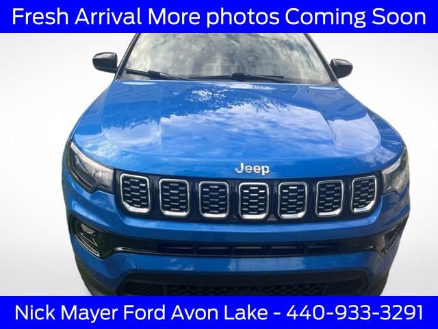 Used 2025 Jeep Compass Limited AWD/4WD image 9