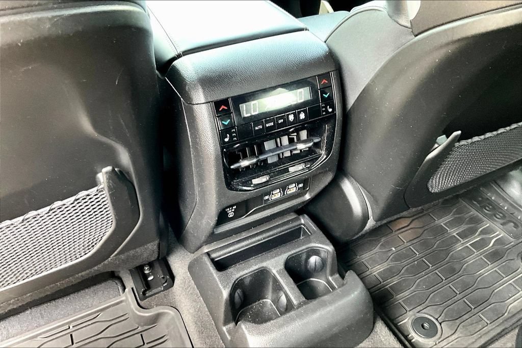 Used 2022 Jeep Grand Cherokee L Overland w/ Advanced Protech Group III AWD/4WD image 10