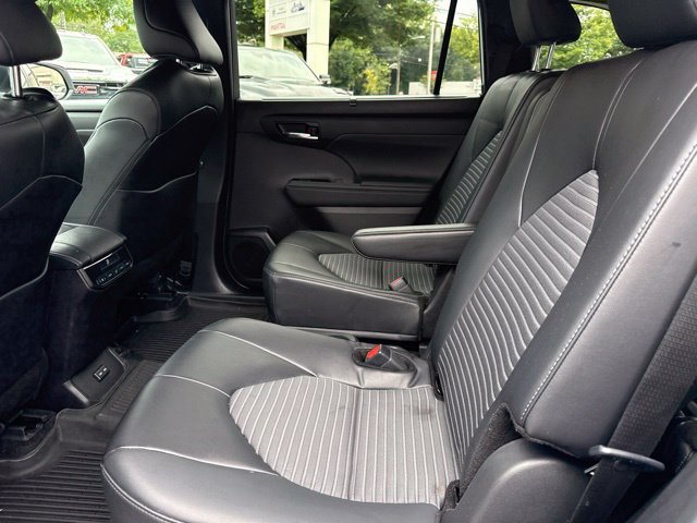 Used 2024 Toyota Highlander XSE AWD/4WD image 21