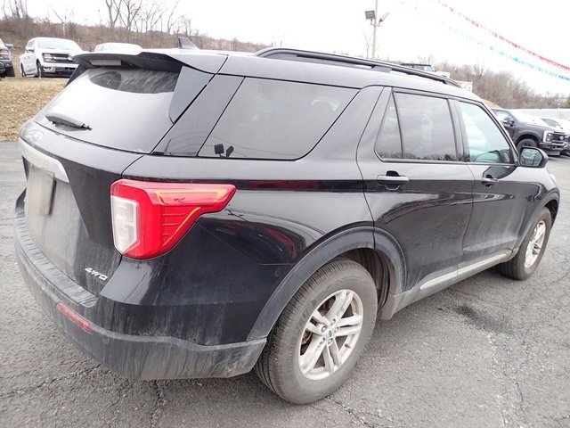 Used 2023 Ford Explorer XLT image 5