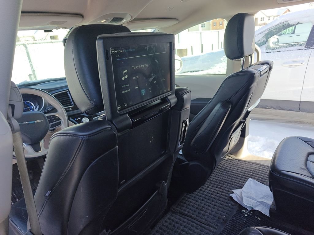 Used 2020 Chrysler Pacifica Limited image 13