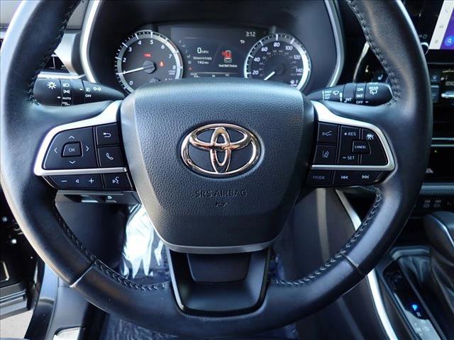 Used 2023 Toyota Highlander XLE FWD image 15