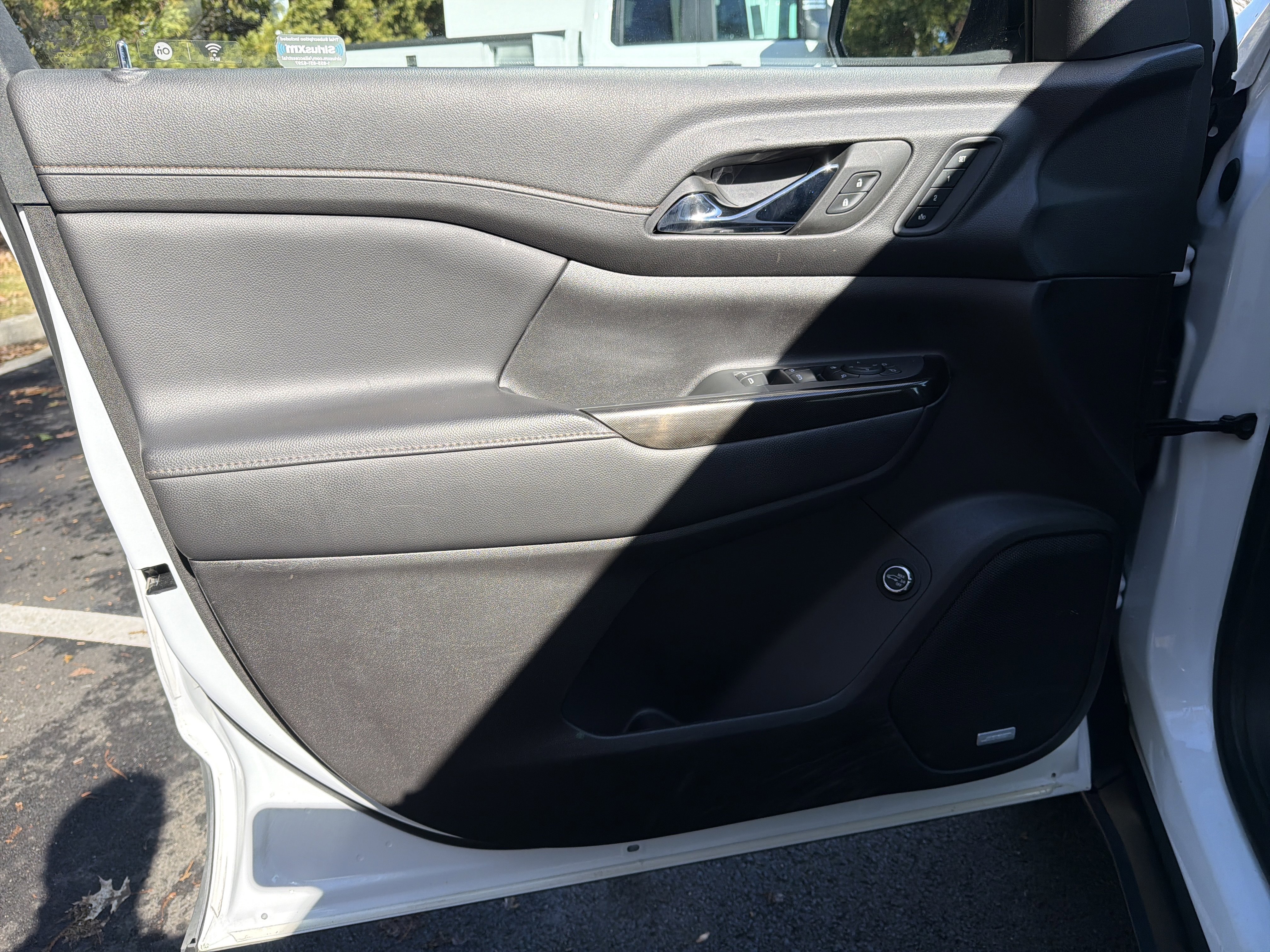 Used 2023 GMC Acadia AT4 w/ Technology Package image 14