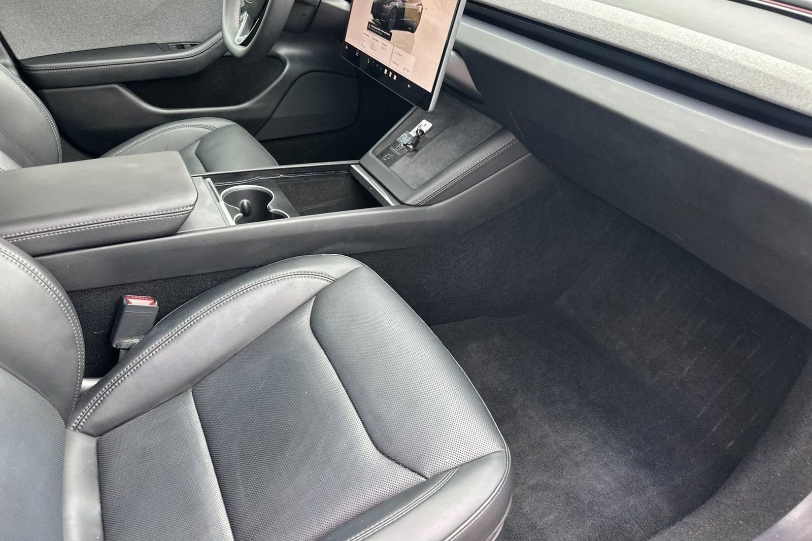 Used 2024 Tesla Model 3 Standard Range RWD image 19