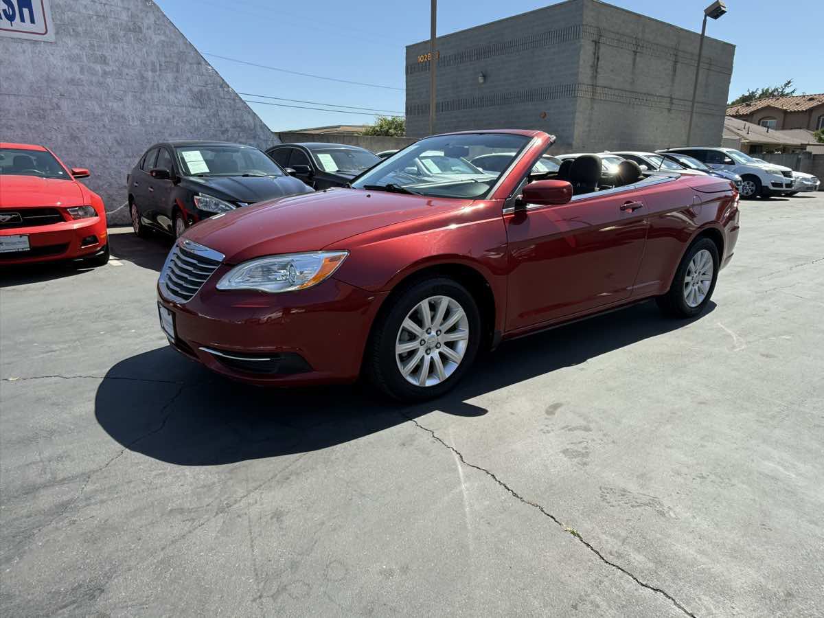 Used 2011 Chrysler 200 Touring w/ Cold Weather Group FWD image 12