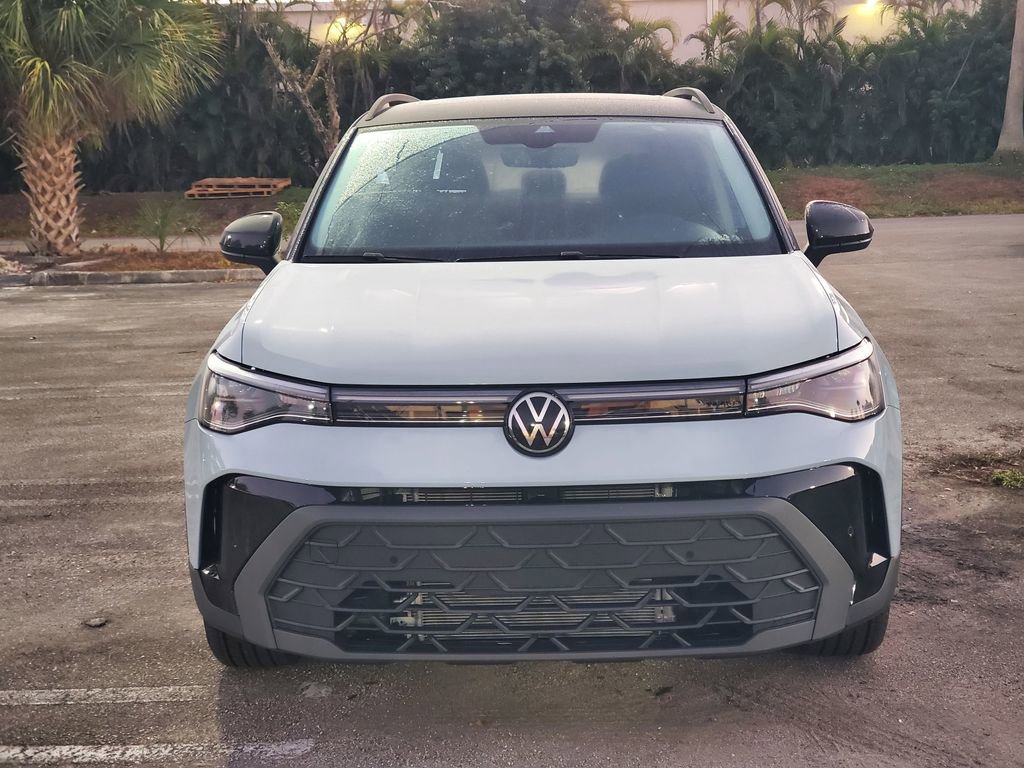 New 2026 Volkswagen Taos SE FWD image 2