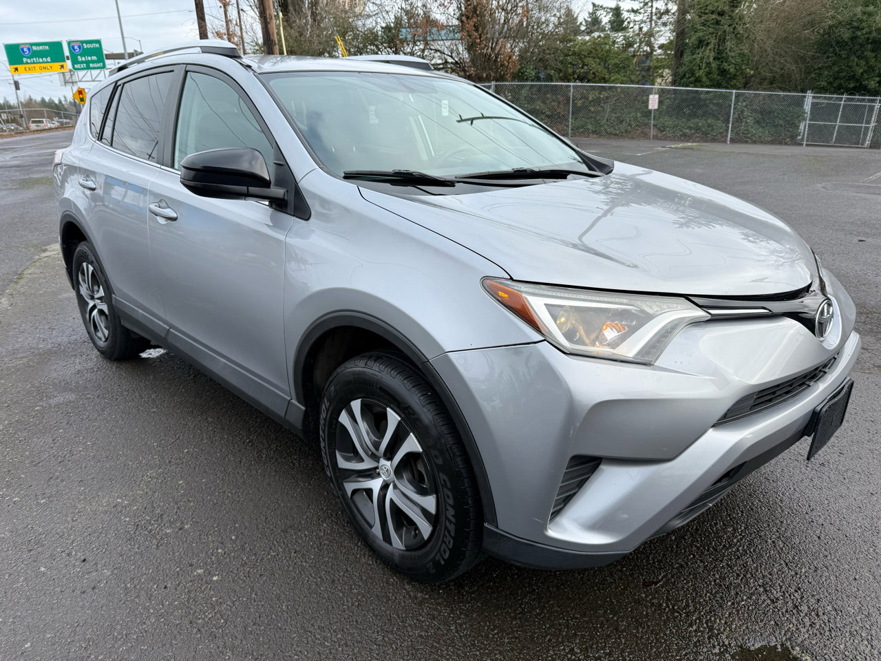Used 2016 Toyota RAV4 LE image 7