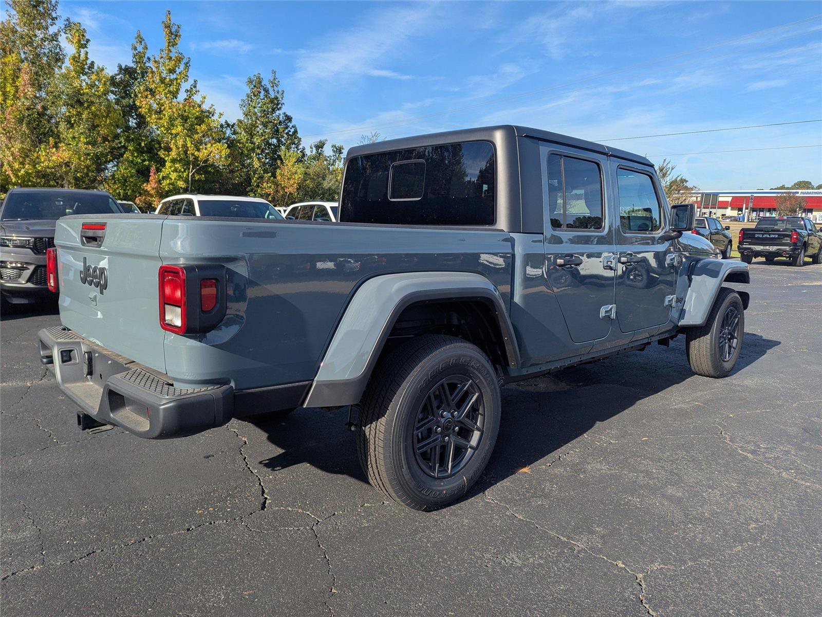 New 2025 Jeep Gladiator Sport AWD/4WD image 5
