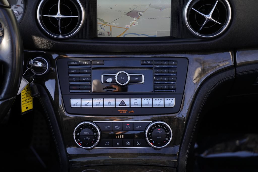 Used 2015 Mercedes-Benz SL 400 w/ Premium I Package image 32