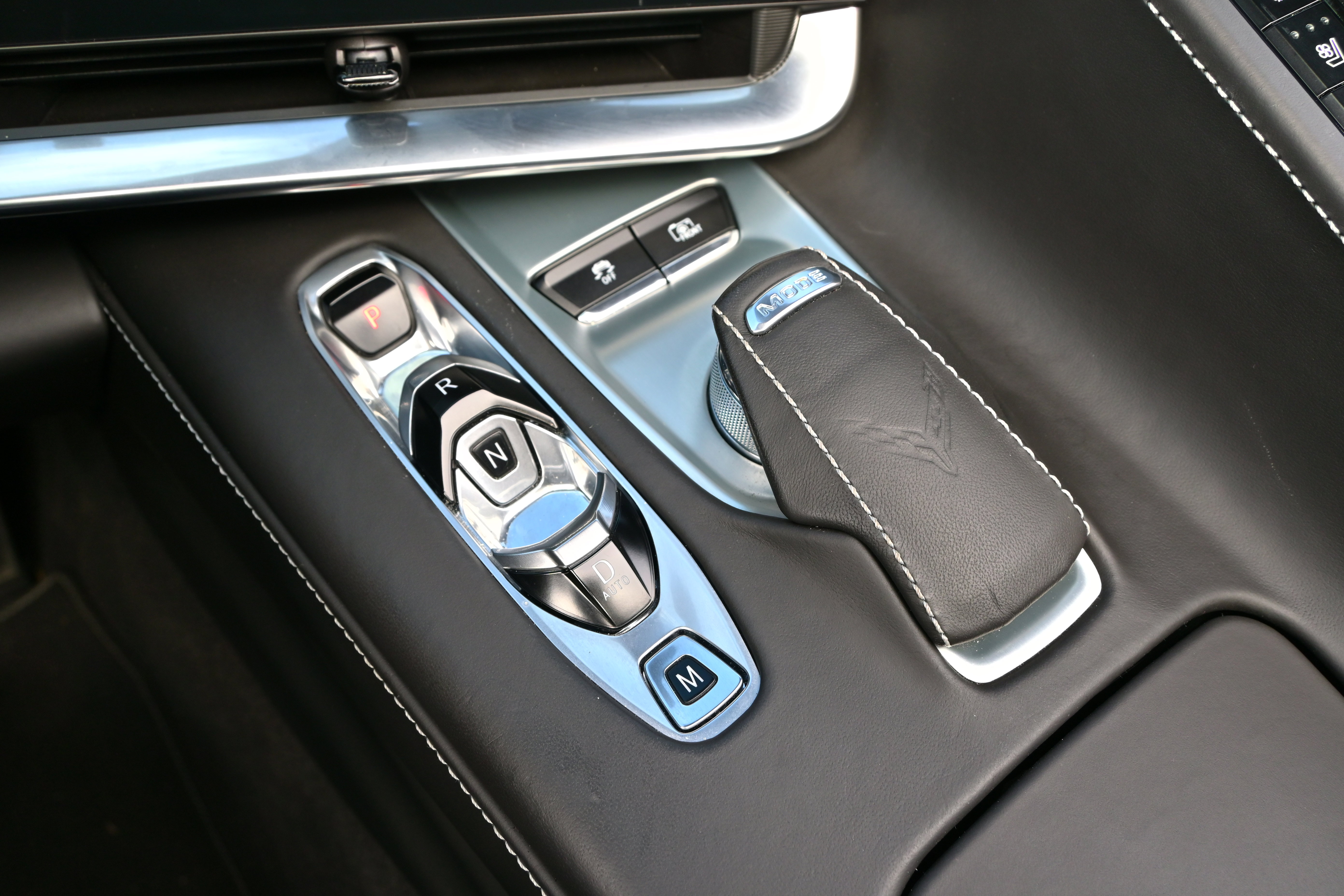 Used 2023 Chevrolet Corvette Stingray Premium Cpe w/ Z51 Performance Package RWD image 36