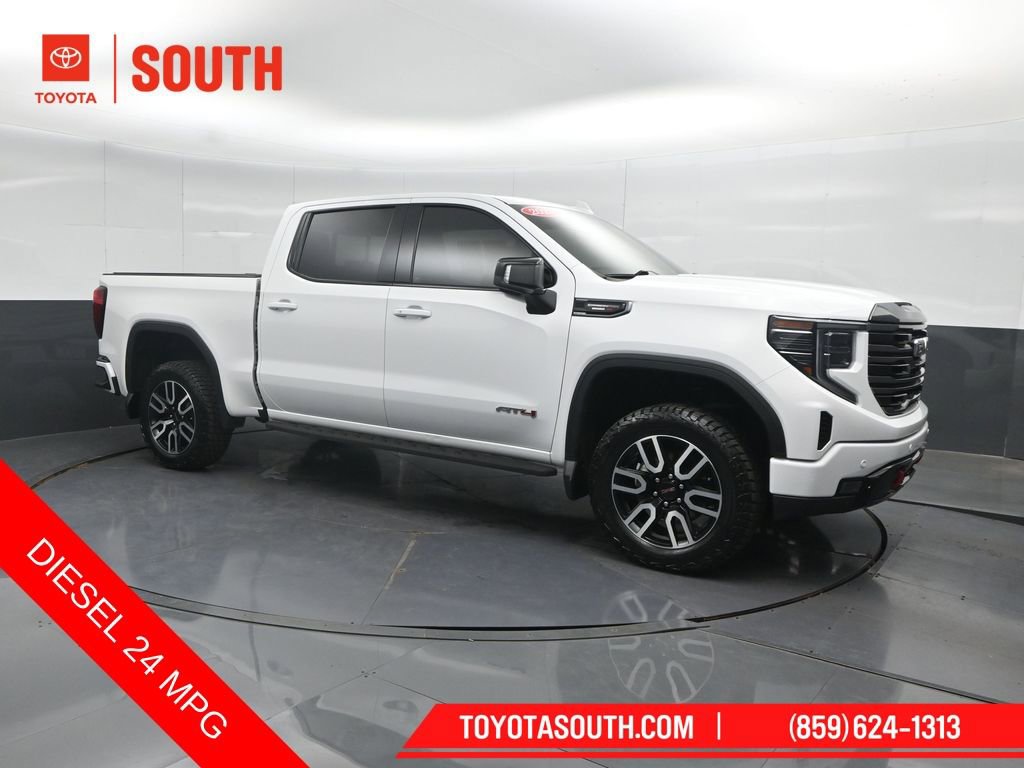 Used 2023 GMC Sierra 1500 AT4 w/ AT4 Premium Package AWD/4WD image 4