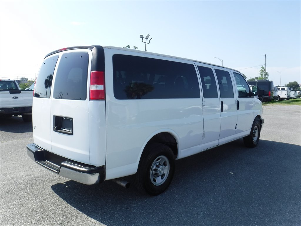 Used 2020 Chevrolet Express 3500 LT w/ LT Preferred Equipment Group RWD image 2