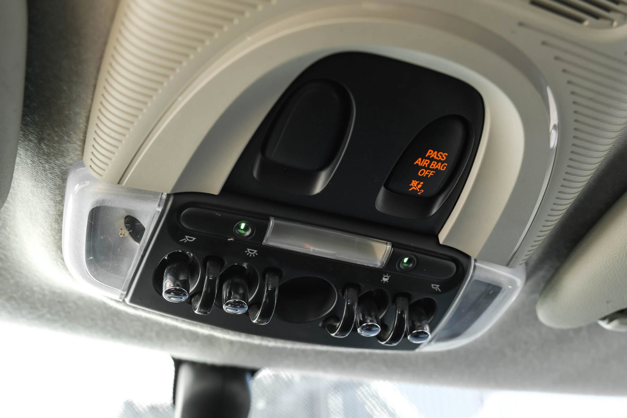 Used 2014 MINI Cooper 2-Door Hardtop image 19