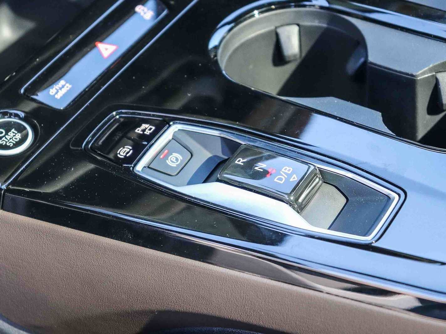 Used 2025 Audi Q6 e-tron Premium Plus w/ Premium Plus AWD/4WD image 20