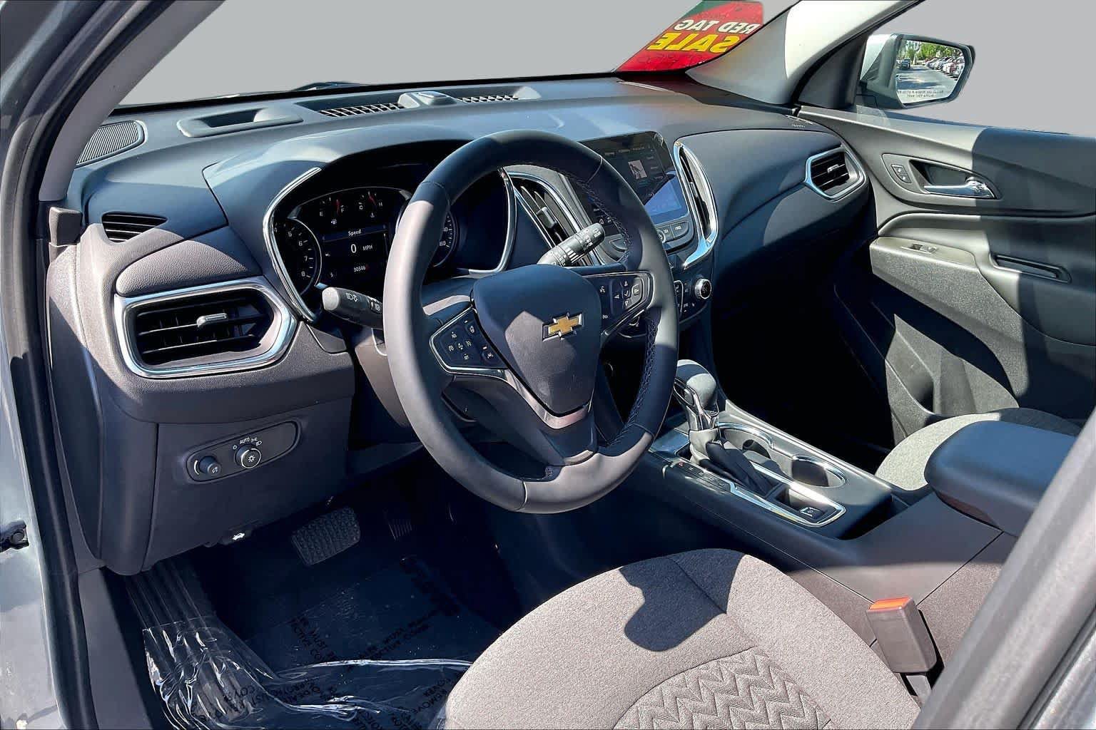 Used 2024 Chevrolet Equinox LT FWD image 14