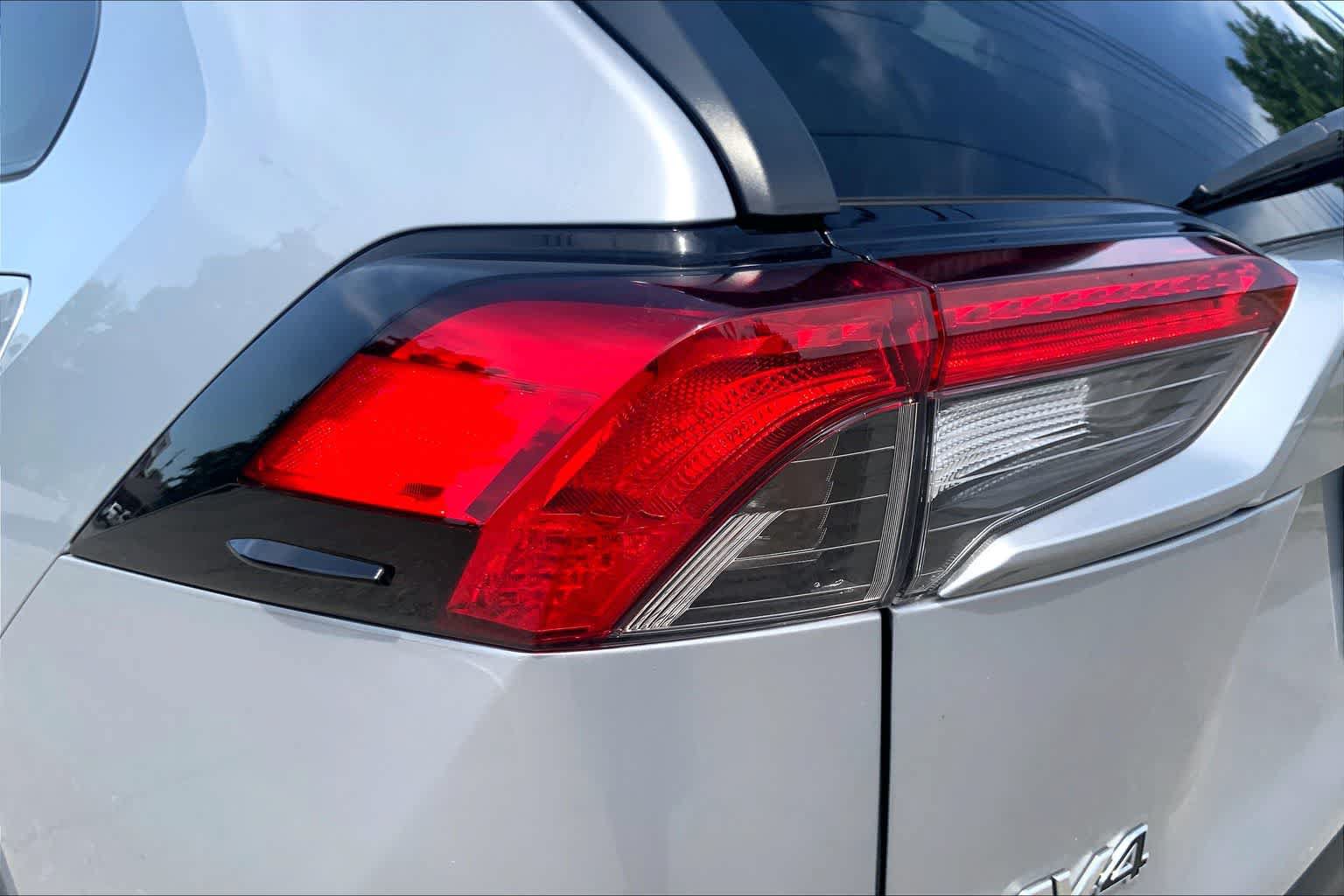 Used 2025 Toyota RAV4 XLE FWD image 54