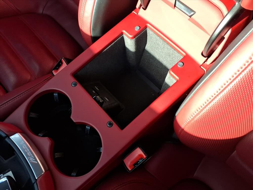 Used 2023 Porsche Macan Turbo image 30