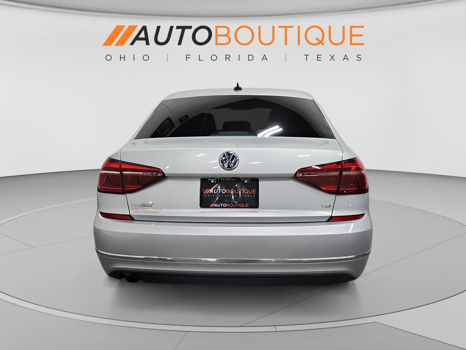 Used 2019 Volkswagen Passat 2.0T Wolfsburg w/ Wheels & Sunroof Package FWD image 4