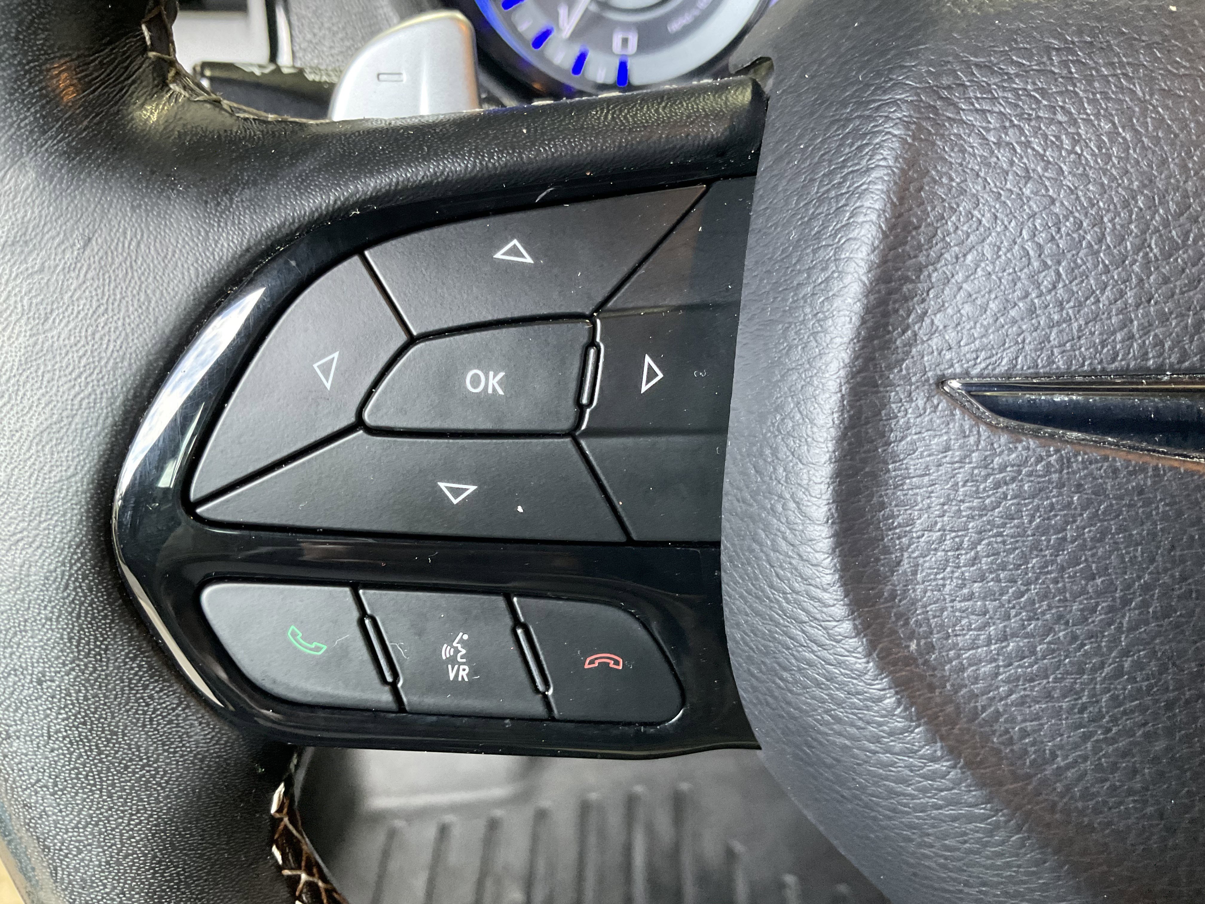 Used 2019 Chrysler 300 S AWD/4WD image 28