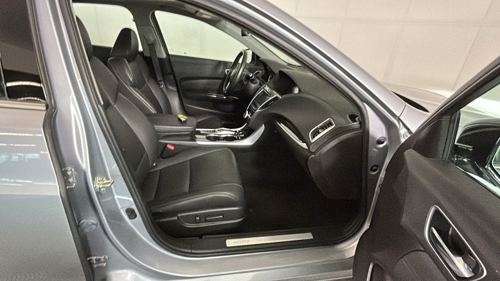 Used 2018 Acura TLX V6 SH-AWD image 34