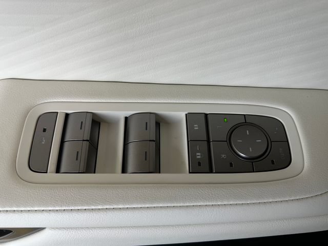 New 2026 Lexus ES 350e w/ Convenience Package FWD image 31