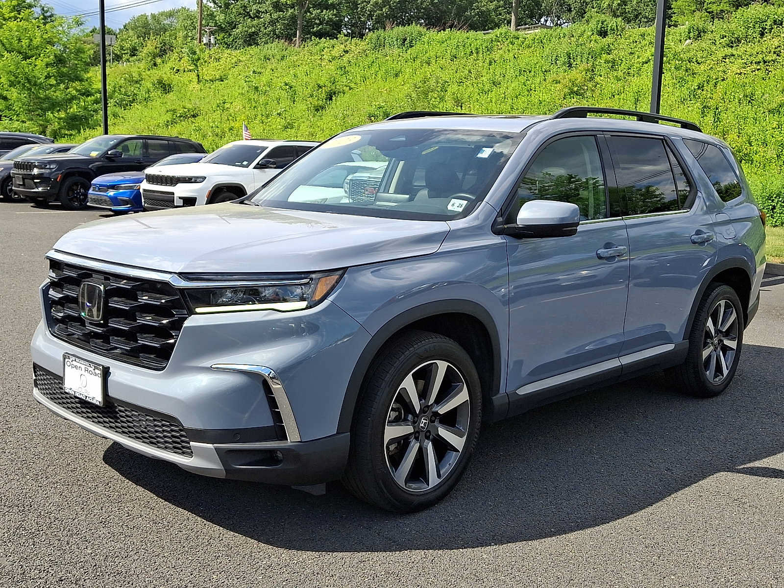 Used 2023 Honda Pilot Touring image 3