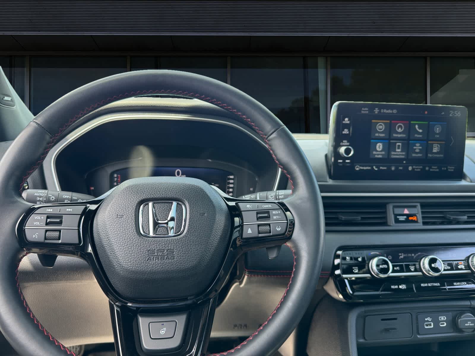 Used 2025 Honda Pilot Black Edition image 4
