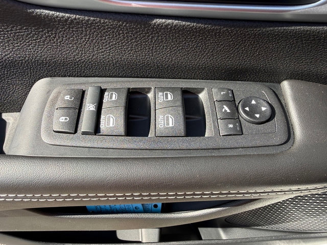 New 2026 Chrysler Pacifica Limited image 14