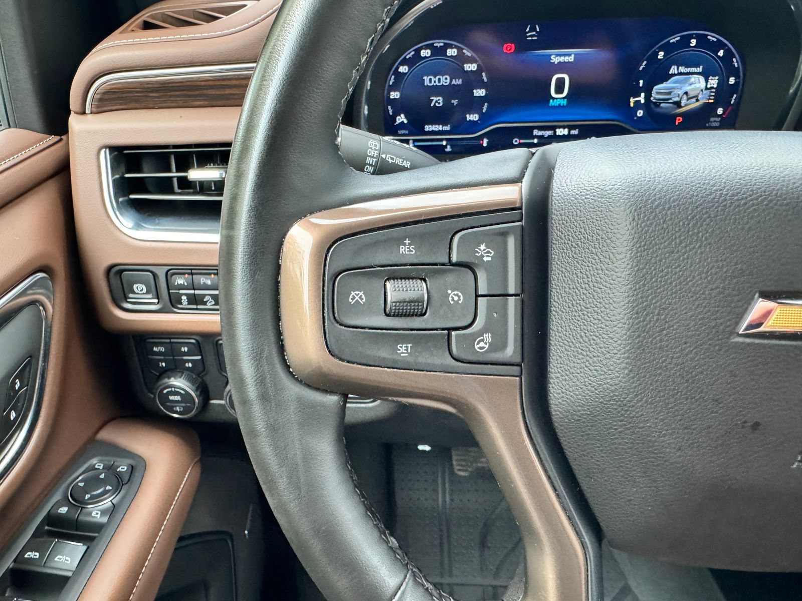Used 2024 Chevrolet Suburban High Country AWD/4WD image 17