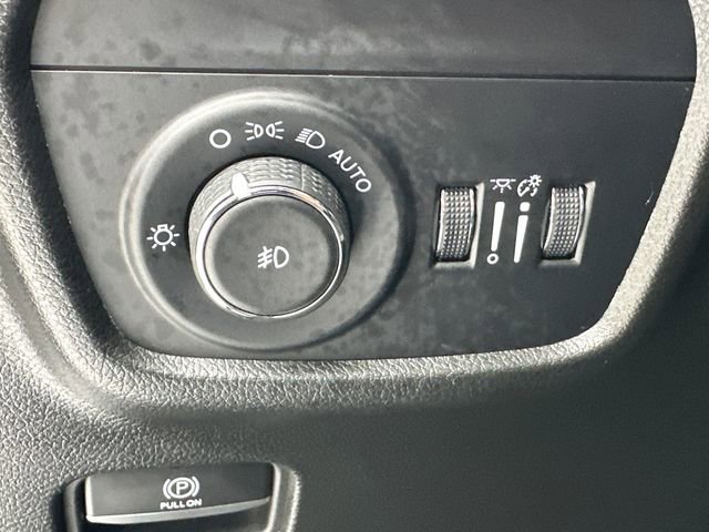 Certified 2024 Jeep Grand Cherokee L Limited w/ Luxury Tech Group II image 29