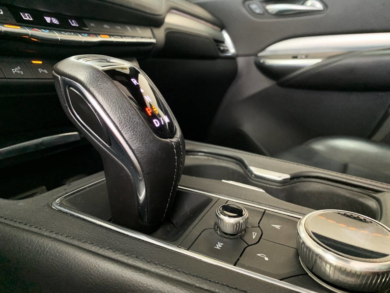 Used 2019 Cadillac XT4 Premium Luxury w/ Technology Package image 16