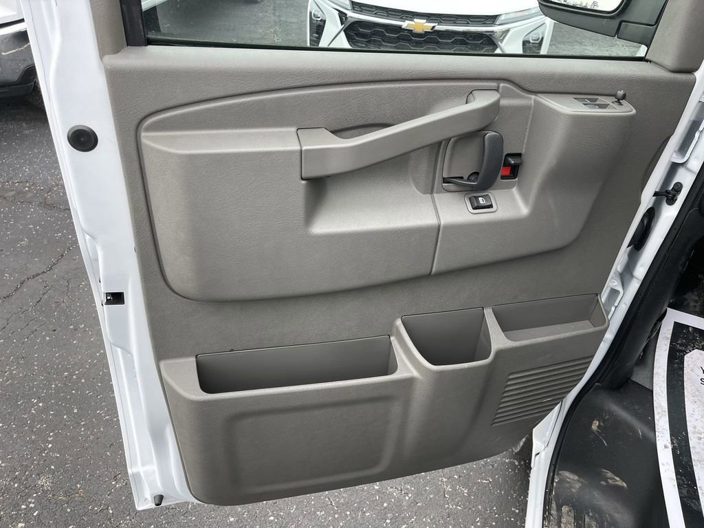 New 2026 Chevrolet Express 2500 w/ Driver Convenience Package image 6