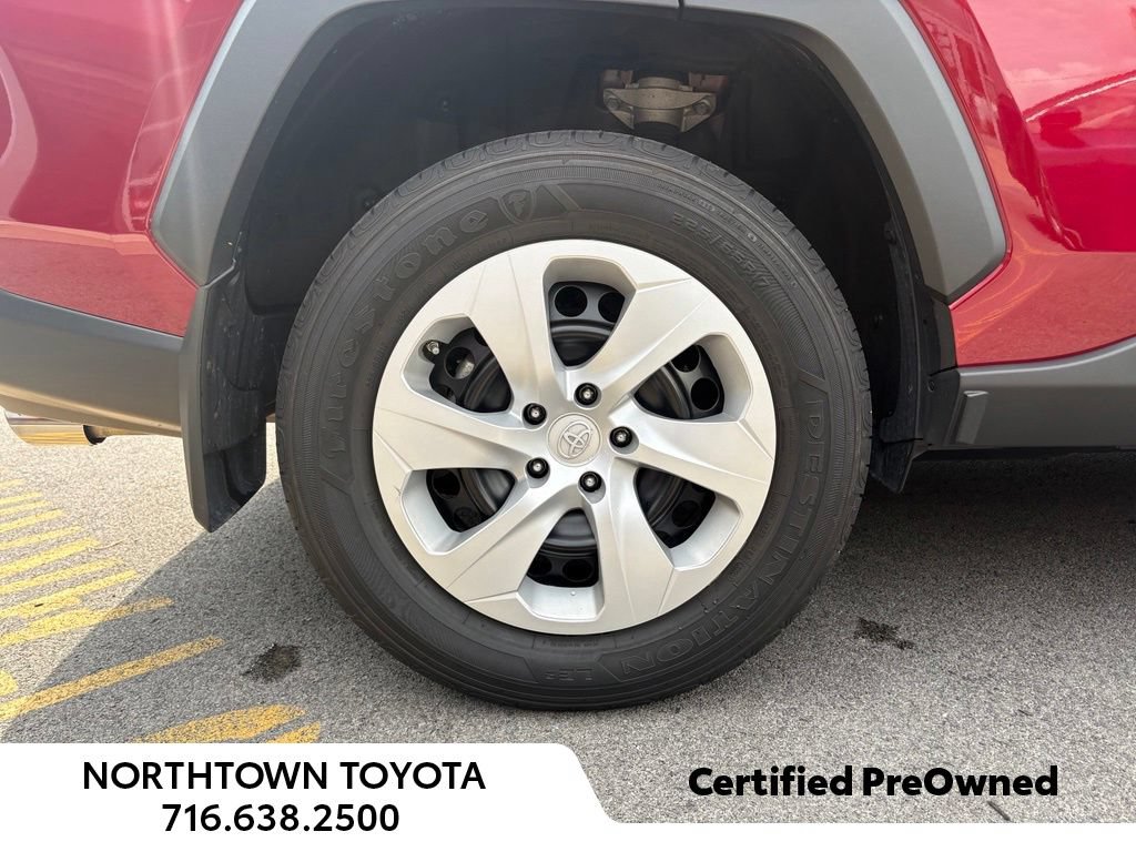 Used 2023 Toyota RAV4 LE AWD/4WD image 10