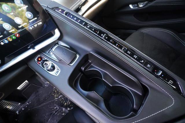 Used 2022 Chevrolet Corvette Stingray Premium Conv w/ Z51 Performance Package image 22