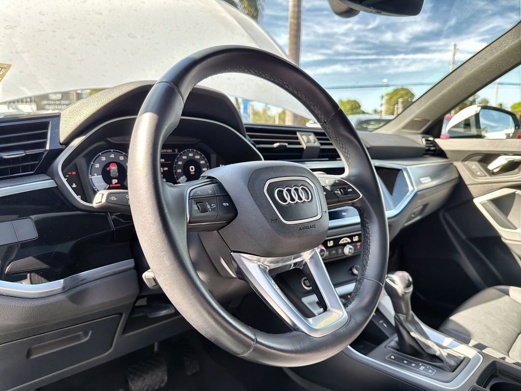 Used 2022 Audi Q3 2.0T Premium w/ Convenience Package image 29