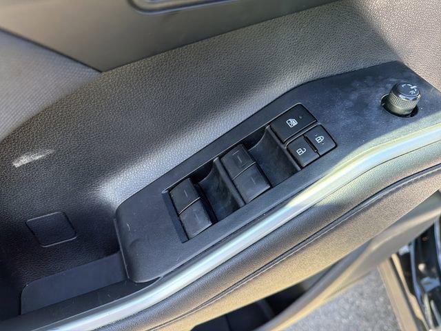 Used 2024 Toyota Highlander LE image 23