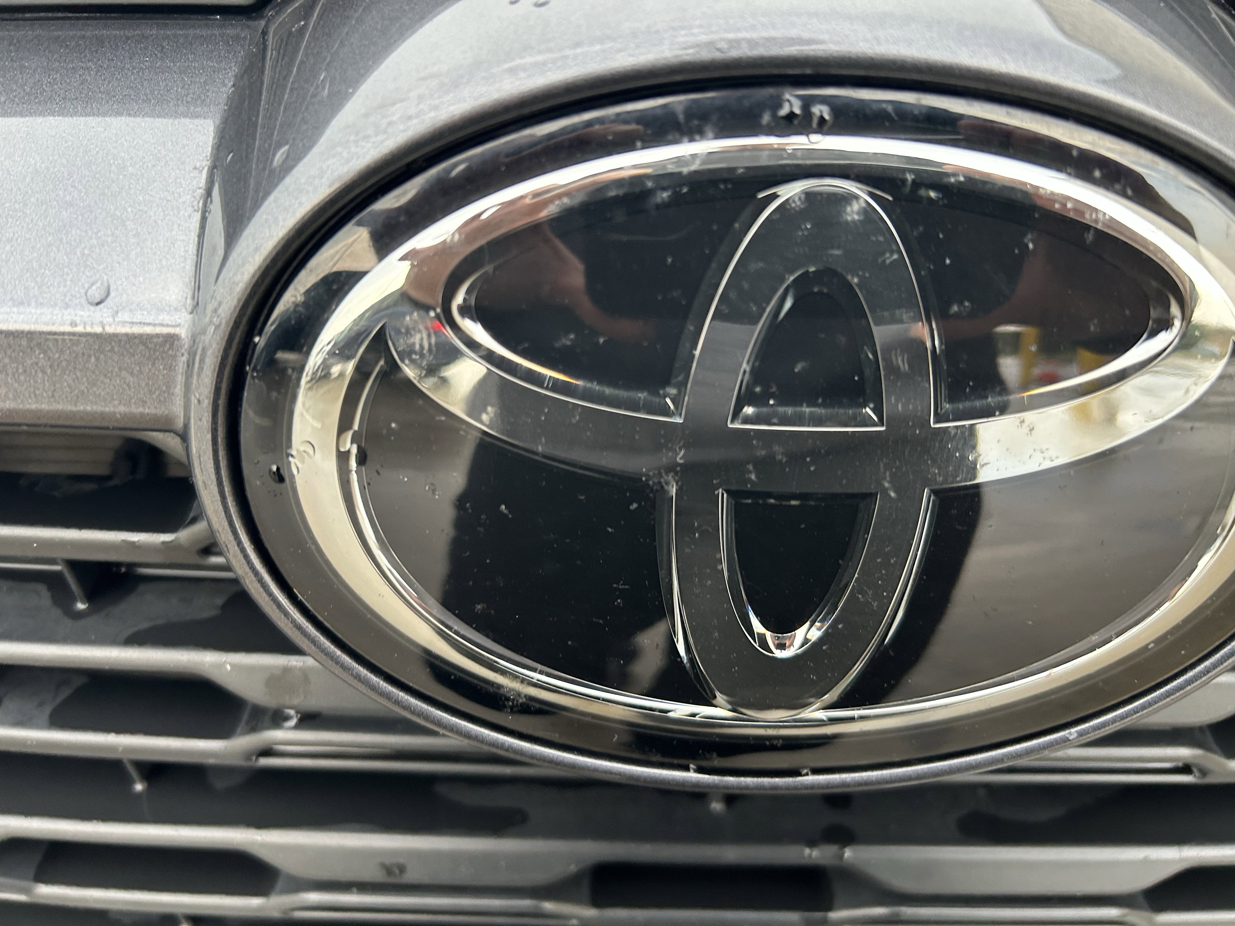 Certified 2025 Toyota RAV4 LE AWD/4WD image 9