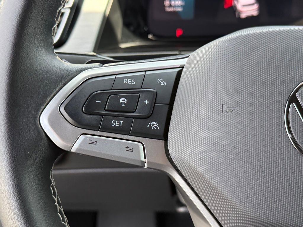 Used 2024 Volkswagen Atlas Cross Sport SE FWD image 18