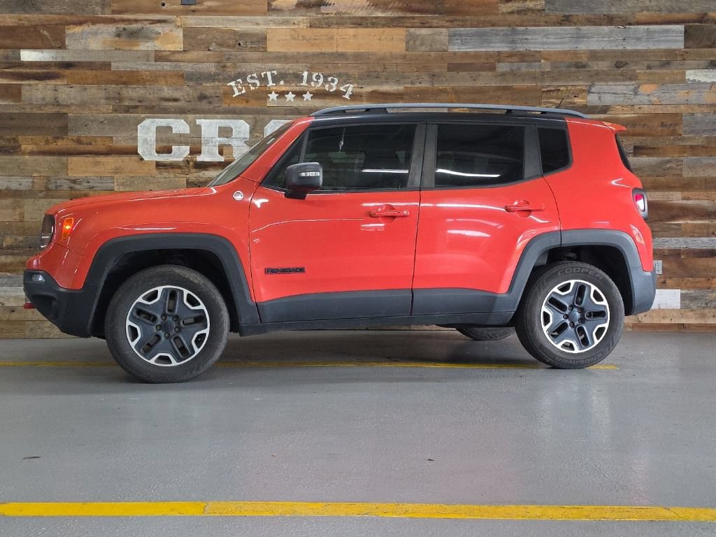 Used 2015 Jeep Renegade Trailhawk w/ Popular Equipment Group AWD/4WD image 32