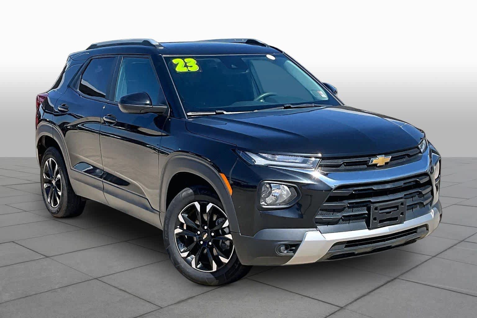 Used 2023 Chevrolet TrailBlazer LT w/ Convenience Package FWD image 3