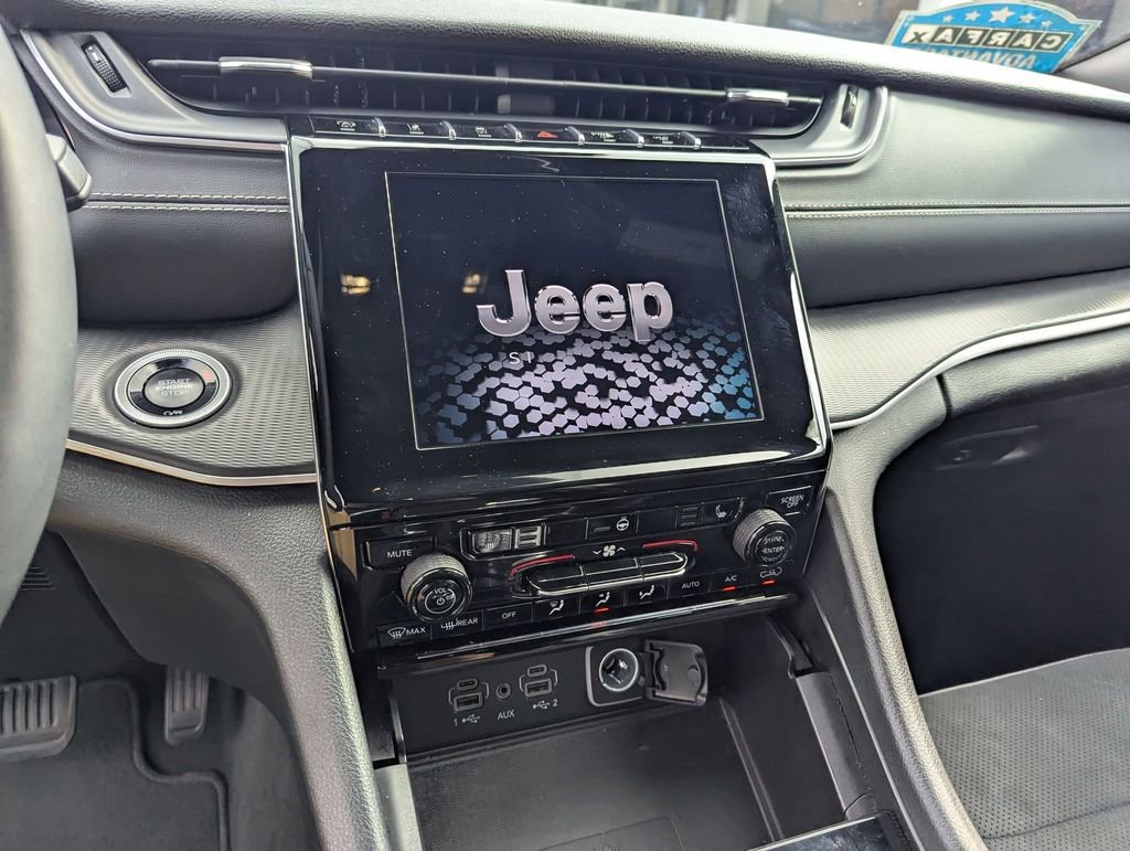Used 2024 Jeep Grand Cherokee L Laredo AWD/4WD image 20