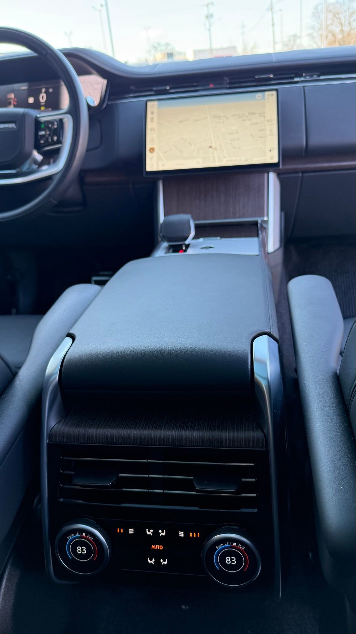 Used 2025 Land Rover Range Rover SE image 21