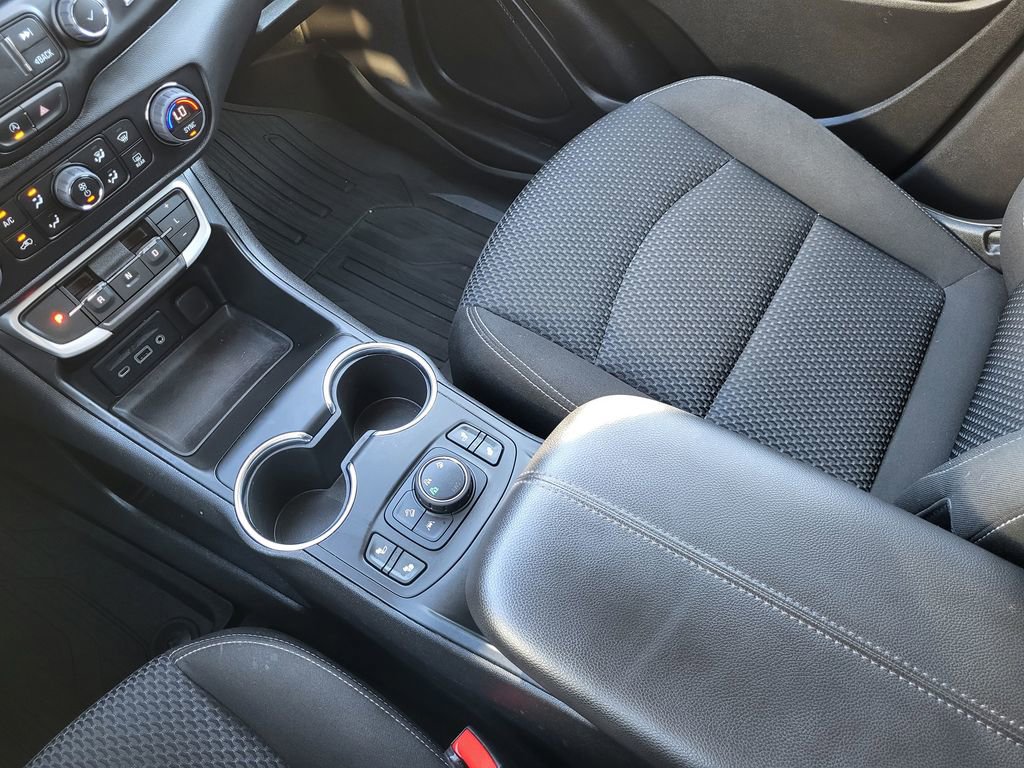 Used 2023 GMC Terrain SLE w/ Driver Convenience Package image 16